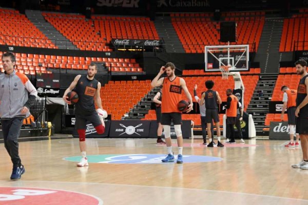 Vuelta al trabajo sin los internacionales Alberto Abalde y Bojan Dubljevic