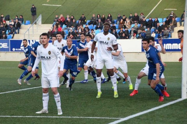 El VCF Mestalla cae en su visita a Badalona 
