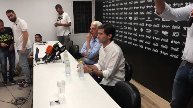 Marcelino ante las peñas: 