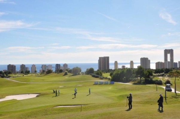 Turisme promociona los campos de golf de la Comunitat en el mercado italiano
