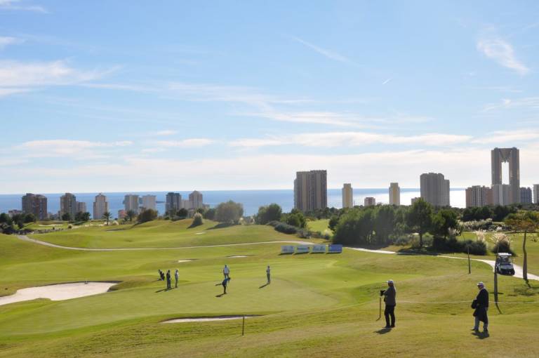 Turisme promociona los campos de golf de la Comunitat en el mercado italiano