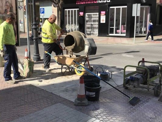 Benicàssim pone en marcha un plan de mantenimiento

integral de la calle Santo Tomás