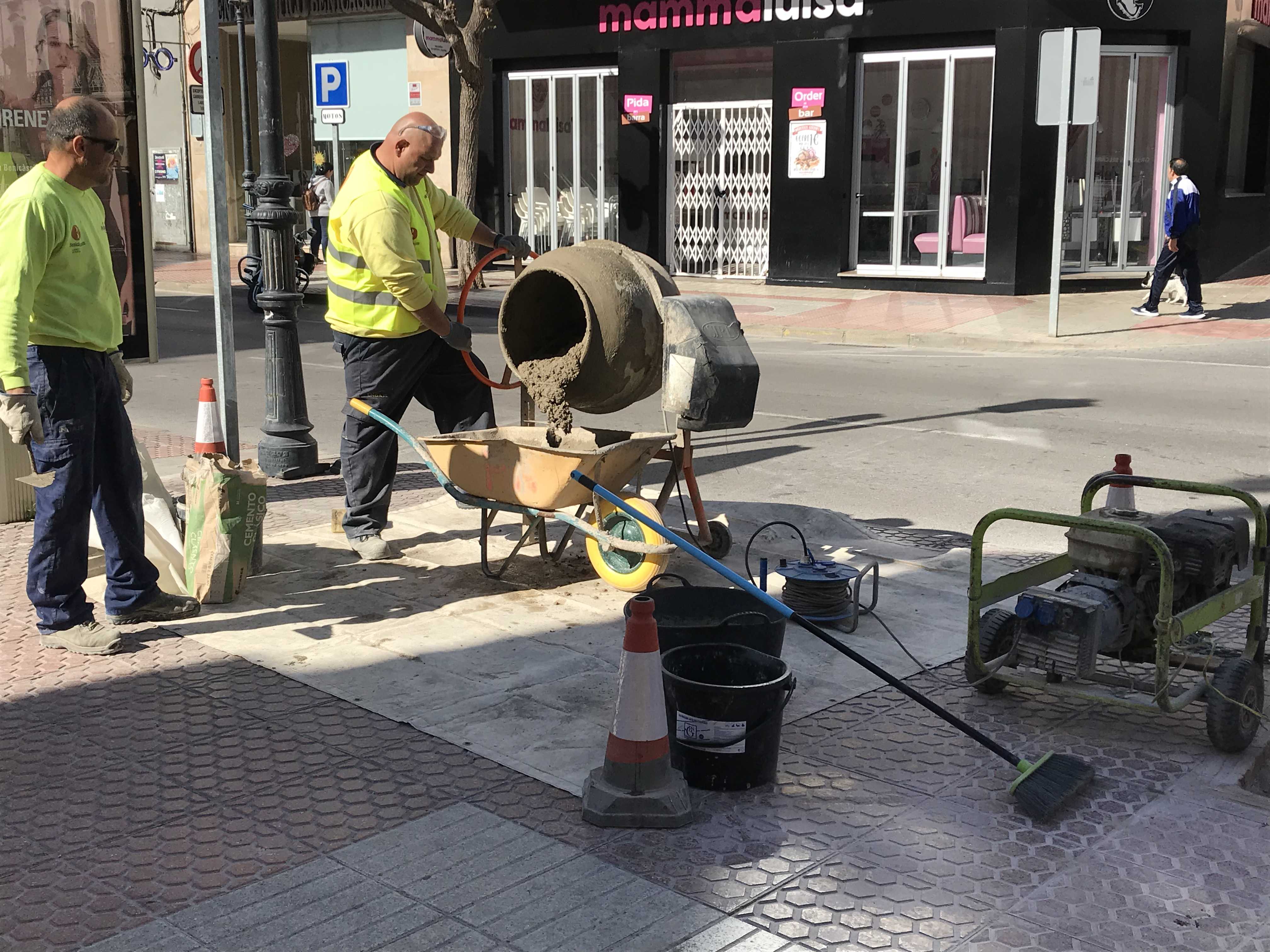 Benicàssim pone en marcha un plan de mantenimiento

integral de la calle Santo Tomás
