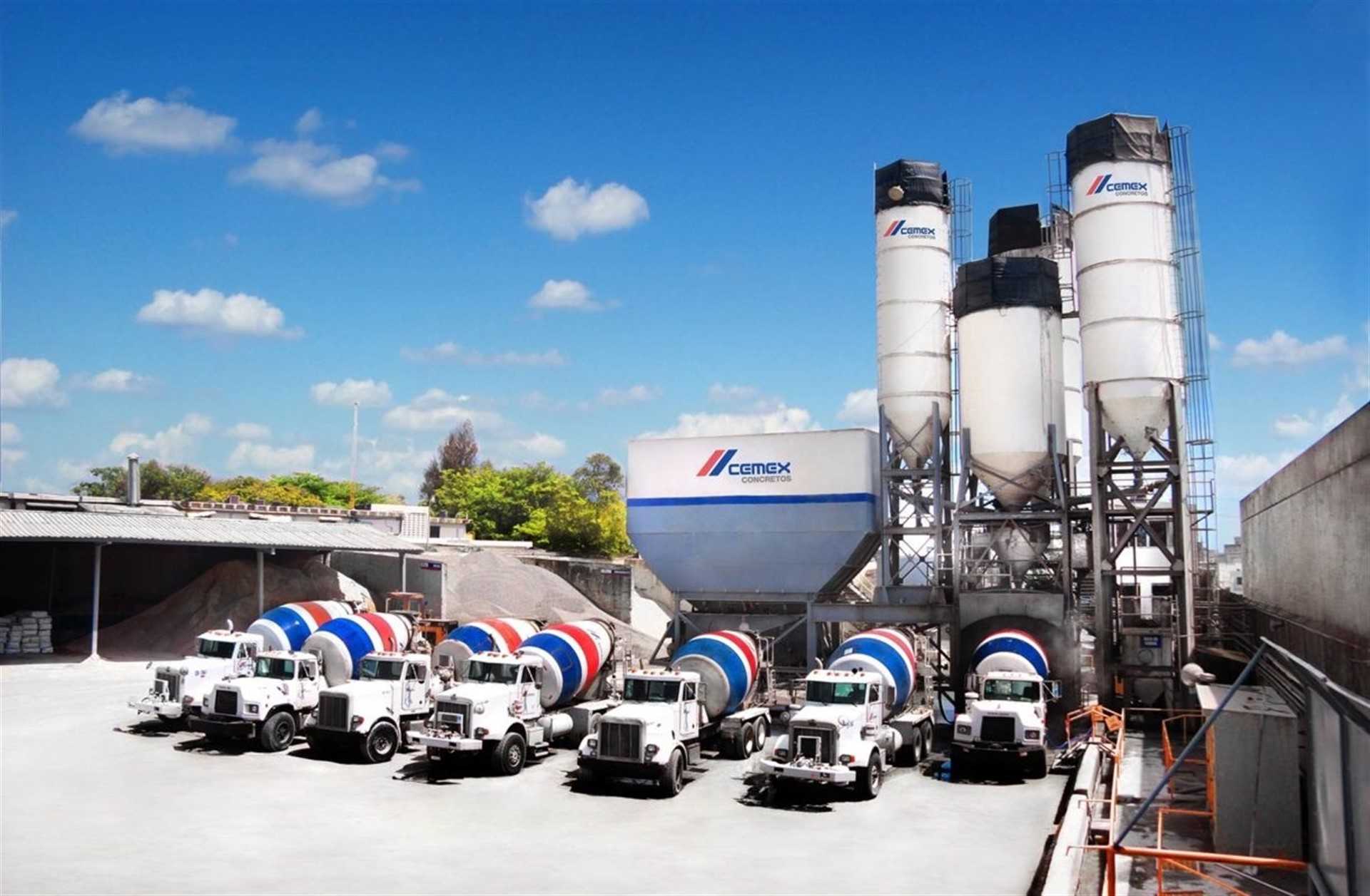 Cemex ofrece recolocar a todos los trabajadores de las dos fábricas que cierra en España