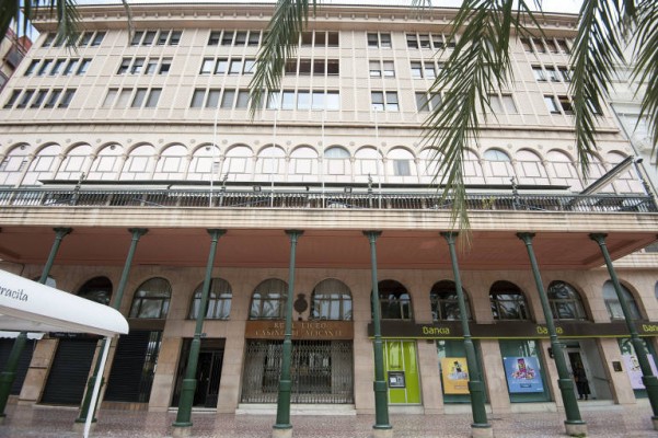 El Casino quiere reabrir su zona 'gourmet' en Semana Santa con un grupo de Muro al frente