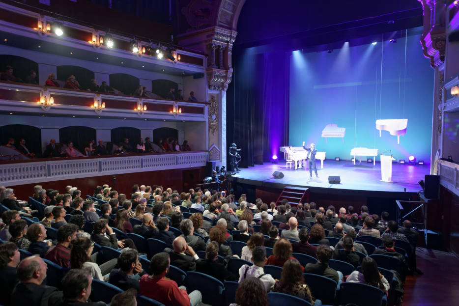 El Teatre Principal celebra su 125 aniversario, dos años después de mudar su piel