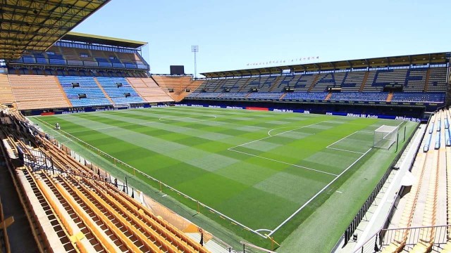 El fútbol regresa al estadio de La Cerámica cuatro meses después
