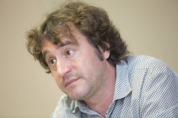El director de Política Lingüística irrita al STEPV con un tuit sobre las Escuelas de Idiomas 
