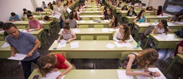 La Generalitat incrementa en un 29,1% el número de estudiantes beneficiarios de la exención de tasas universitarias