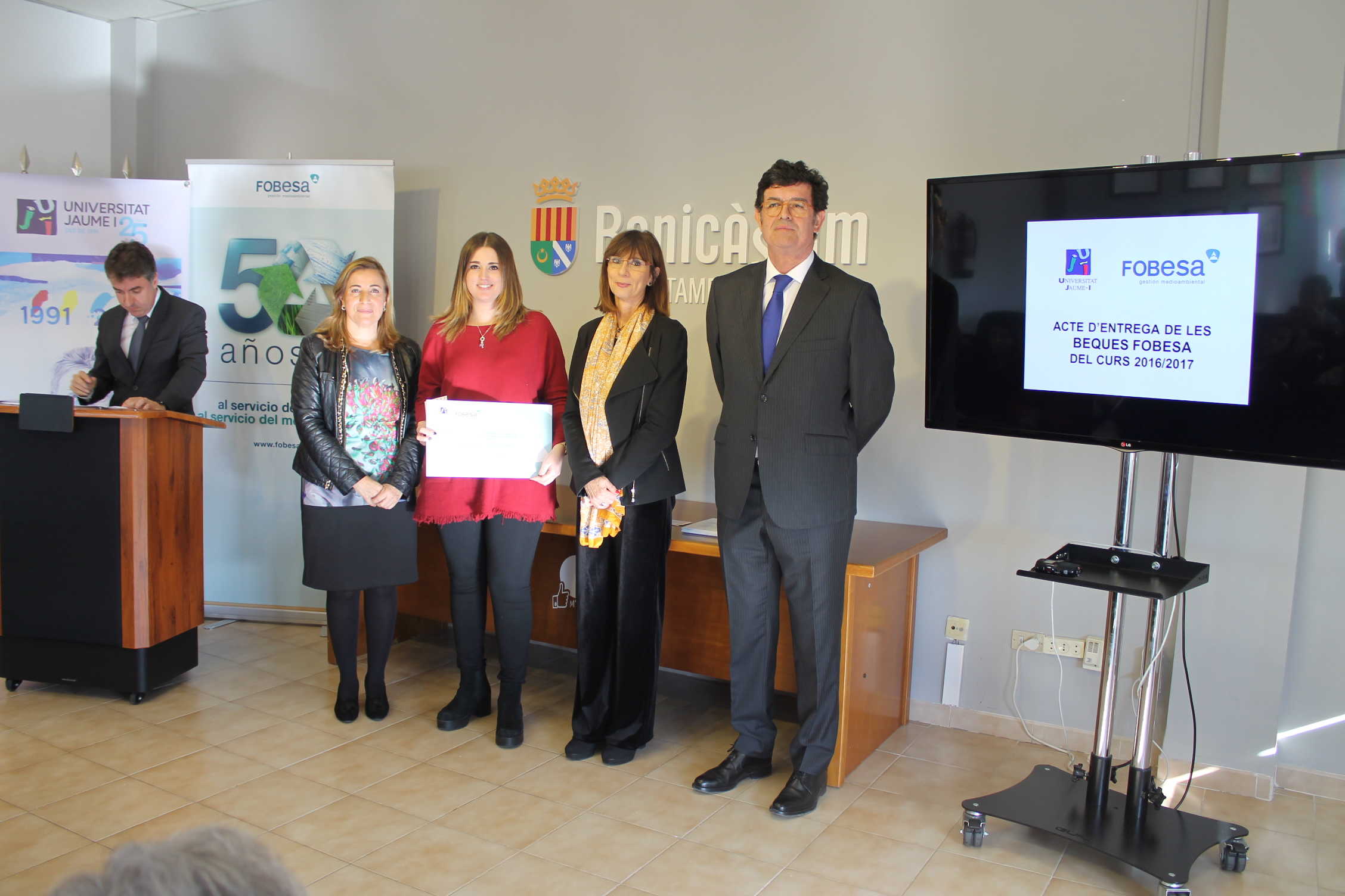 Imagen de una pasada edición del programa de becas Fobesa, que permite a los estudiantes de la UJI residentes en esta ciudad a afrontar buena parte de sus gastos. - 
