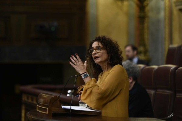 Montero asegura que este viernes se conocerá la fecha de las elecciones y avisa de que habrá ajustes por el déficit