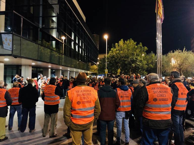 Los citricultores apuntan a Europa y protestarán el martes frente a la sede de la Comisión en Madrid