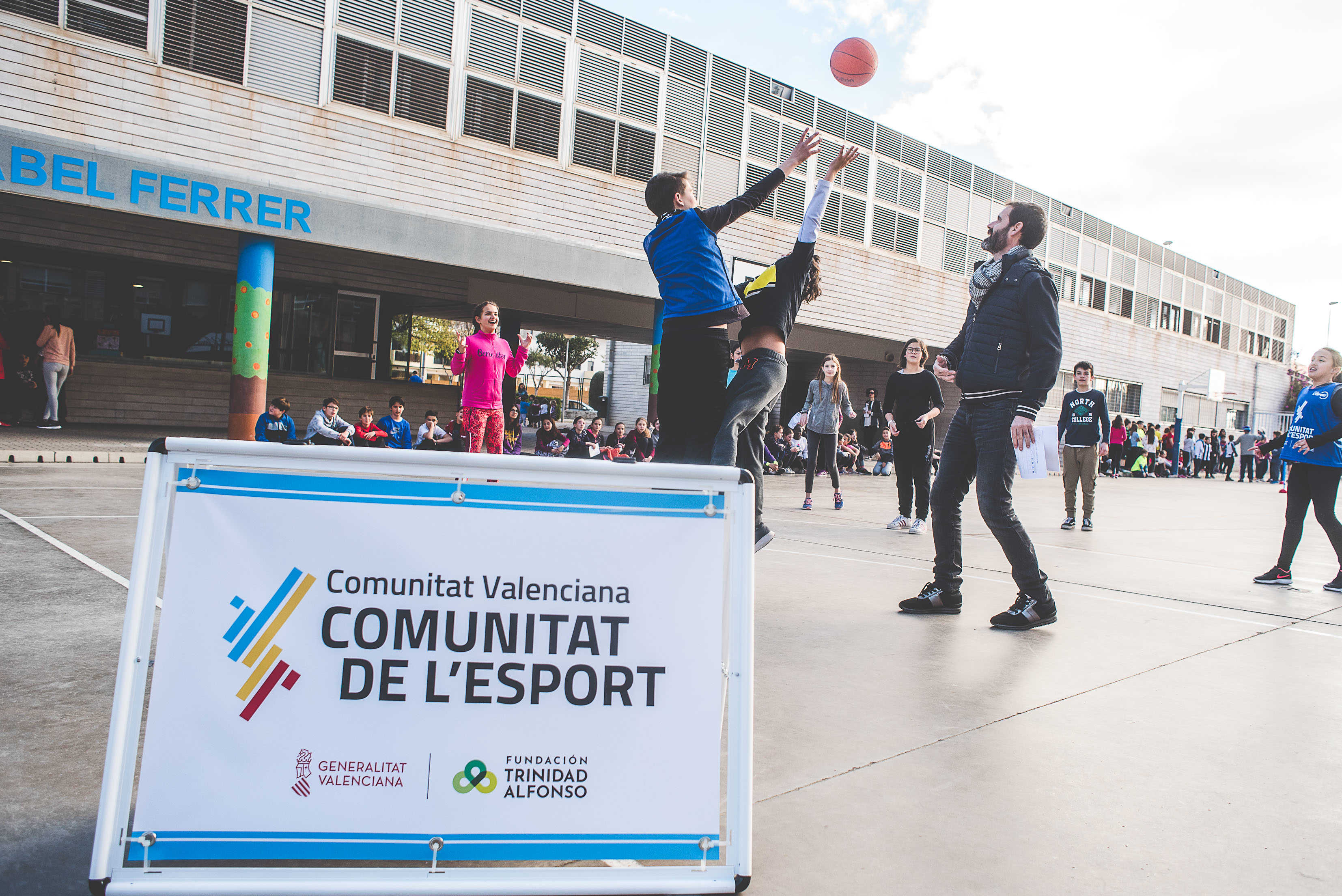 10.700 escolares harán una hora más de Educación Física en el colegio gracias a Esport a l'Escola +1