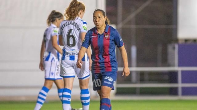 Un gran gol de Charlyn salva un empate para el Levante