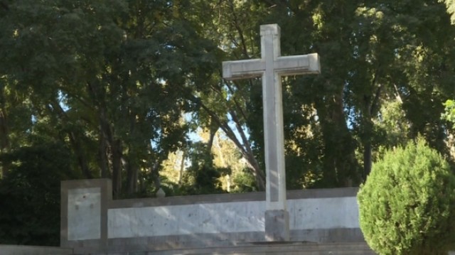 Compromís solicita al Gobierno que retire la Cruz de los Caídos del Ribalta