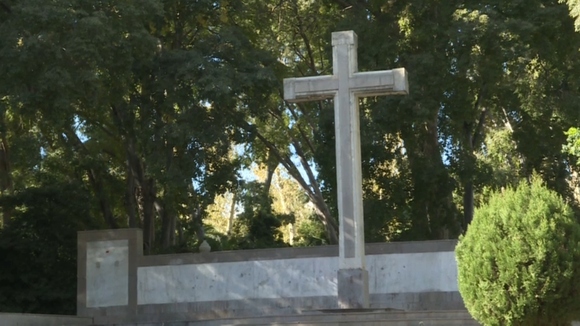 Compromís solicita al Gobierno que retire la Cruz de los Caídos del Ribalta