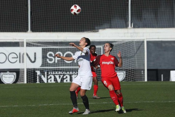 Un error defensivo priva al Valencia de la victoria en Sevilla