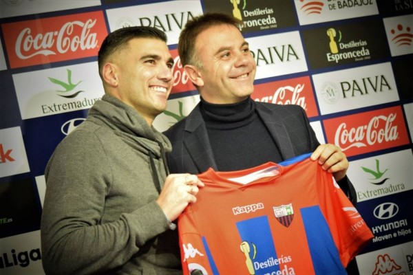 Reyes debutará con el Extremadura en el Martínez Valero