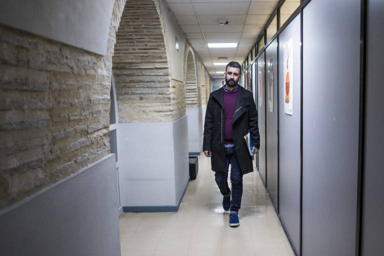  El concejal Pere Fuset, saliendo de su despacho en el Ayuntamiento. Foto: EVA MÁÑEZ - 