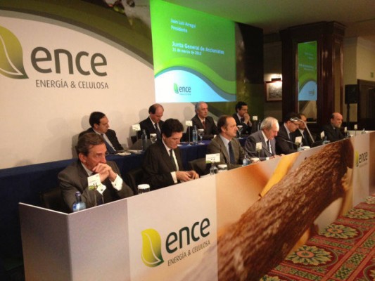 Ence mete la directa y ya es la que más sube este año en el Ibex 35