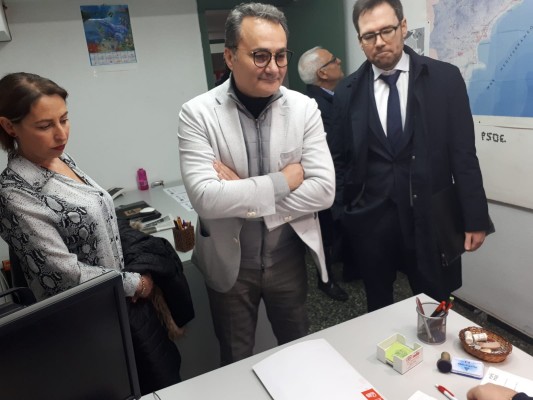 Asensi y Sanguino también registran sus avales... y la primera propuesta: un debate entre candidatos