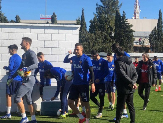 El Valencia prepara el partido ante el Celtic con la baja de Mina y las dudas de Paulista y Gayà