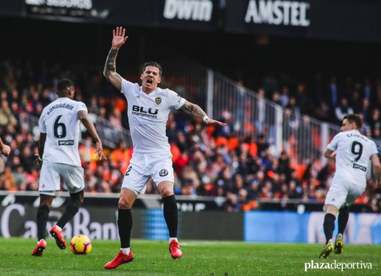 Santi Mina sufre un esguince en el tobillo y se perderá los próximos partidos