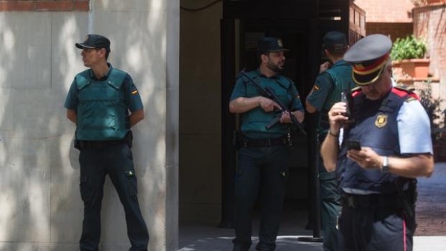 El Gobierno avisa a los secretarios municipales catalanes de que es ilegal ceder locales para votar