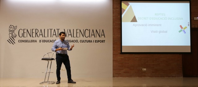 El curso escolar en la Comunitat arrancará con 12.000 alumnos menos y 1.443 profesores más