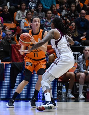 Valencia Basket sobrevive a la defensa de Sant Adrià en la Fonteta (72-60) 