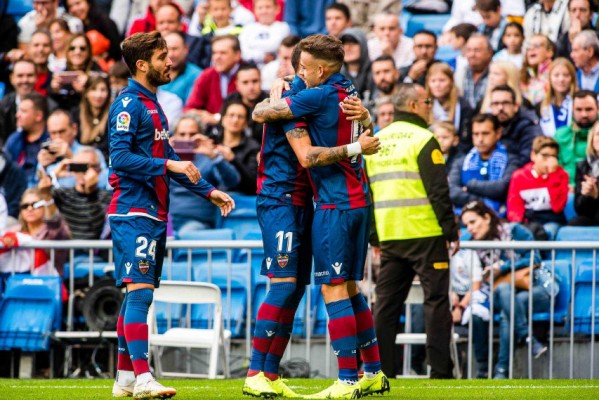 Alavés y Levante buscan mejorar sus prestaciones en Mendizorroza