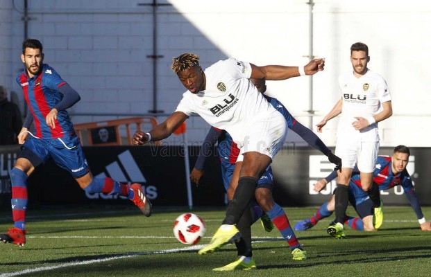 Un VCF Mestalla obligado a reaccionar recibe a la UE Olot