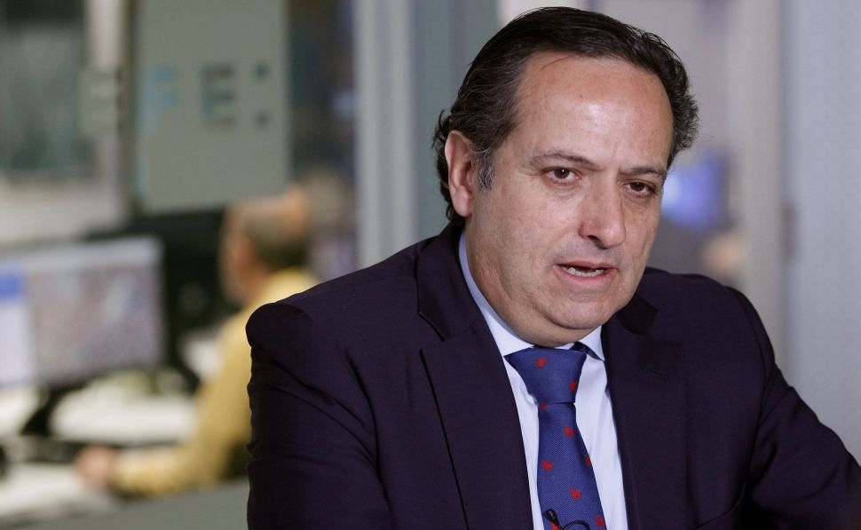 El presidente de la patronal madrileña, Juan Pablo Lázaro, entra en el consejo del Puerto de València