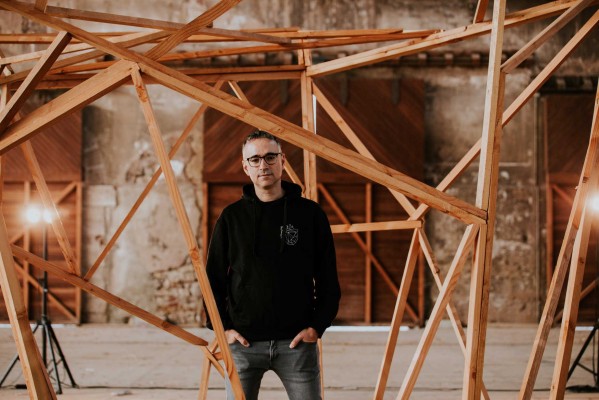 Xavi Sarrià encabeza la 'Nit de la música en valencià' con su primer trabajo en solitario