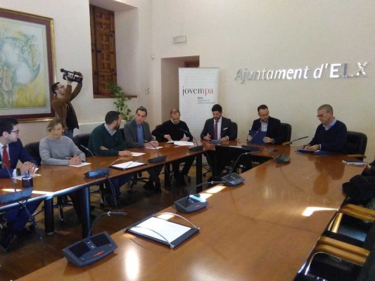 El Ayuntamiento de Elche renueva su convenio
con Jovempa para fomentar el

emprendimiento