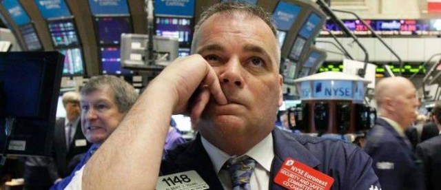 Duro castigo a un Ibex 35 que vuelve a alejarse de los 9.000 puntos