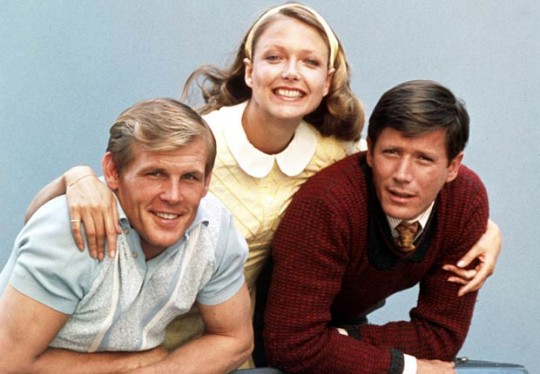 Nick Nolte (Tom Jordache), Julie Prescott (Susan Blakely) y Peter Strauss (Rudy Jordache). - 