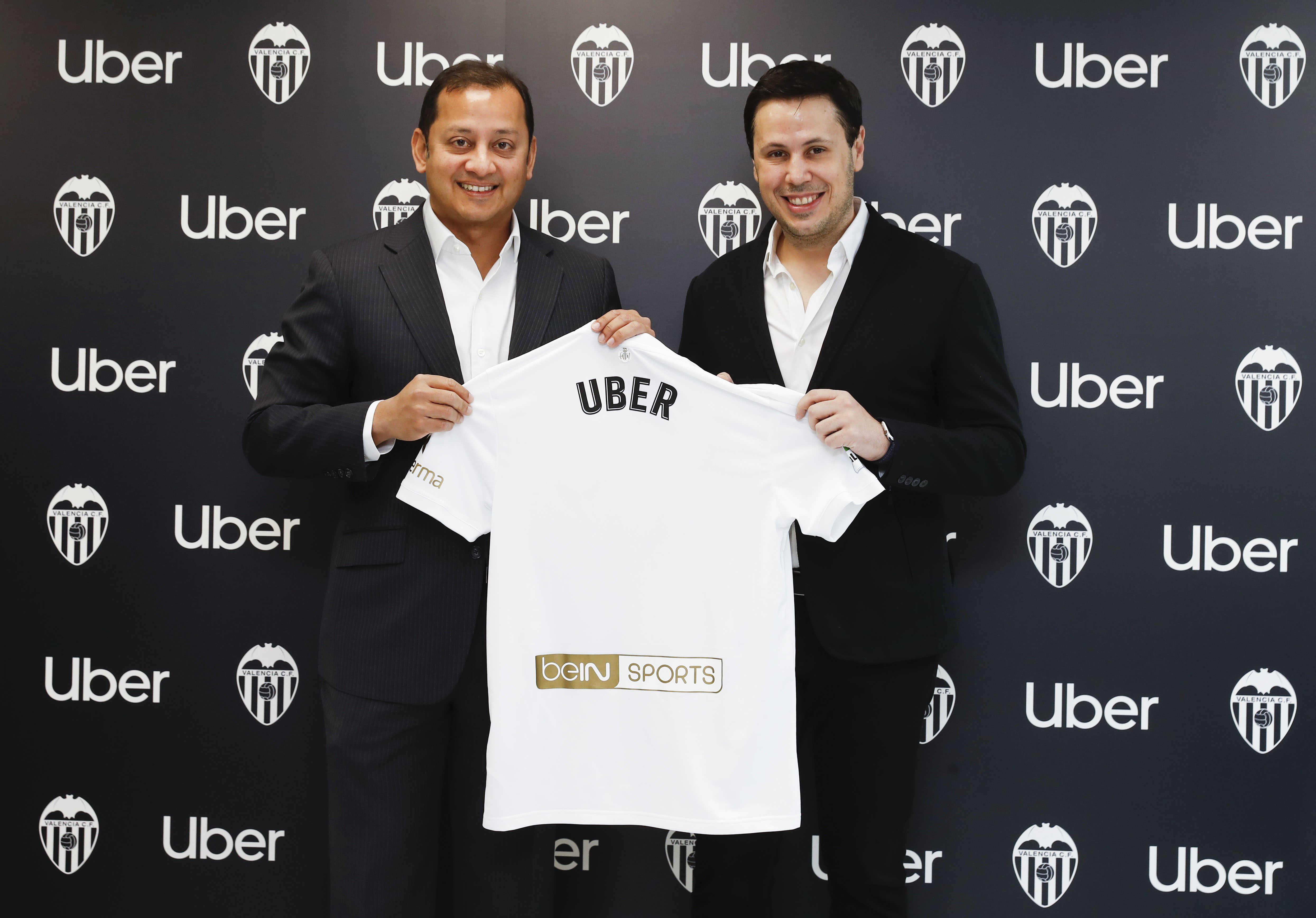 Uber, nuevo partner de movilidad e innovación del Valencia CF