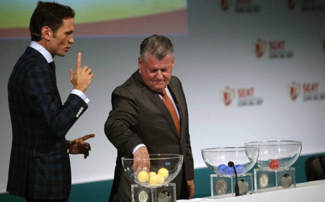 Elche y Hércules, bolas calientes