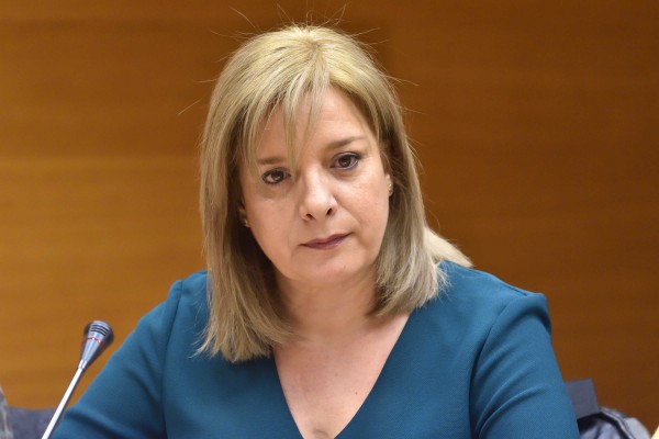 Etelvina Andreu se acoge a su derecho a no declarar en la comisión de Les Corts