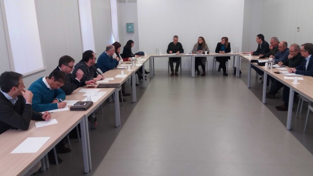 El Consell enmienda la plana al Ministerio y ya valora medidas de apoyo al sector citrícola