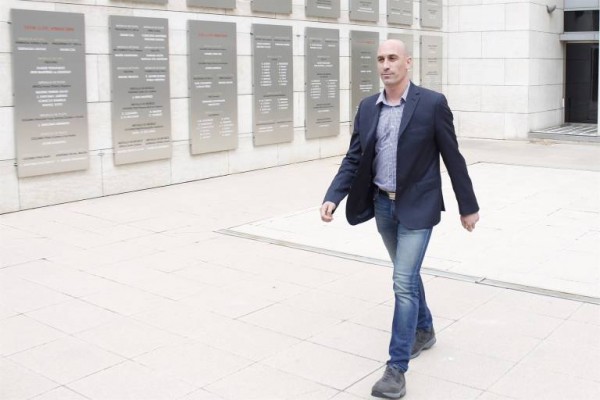 Rubiales lleva a dos testigos sorpresa que afirman que vieron los pagos a la arquitecta

