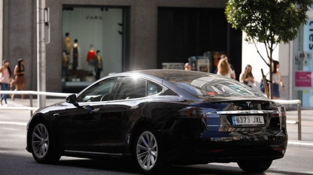 El Ayuntamiento de València contempla ampliar la precontratación de los VTC a más de 15 minutos