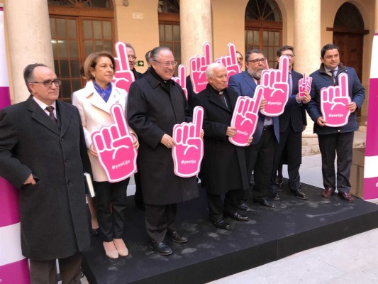 Los padres reclaman el derecho a elegir la educación de sus hijos