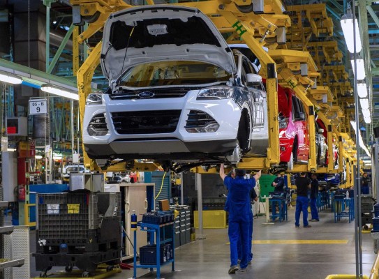 La ministra Reyes Maroto aplaza la visita a Ford Almussafes y busca otra fecha