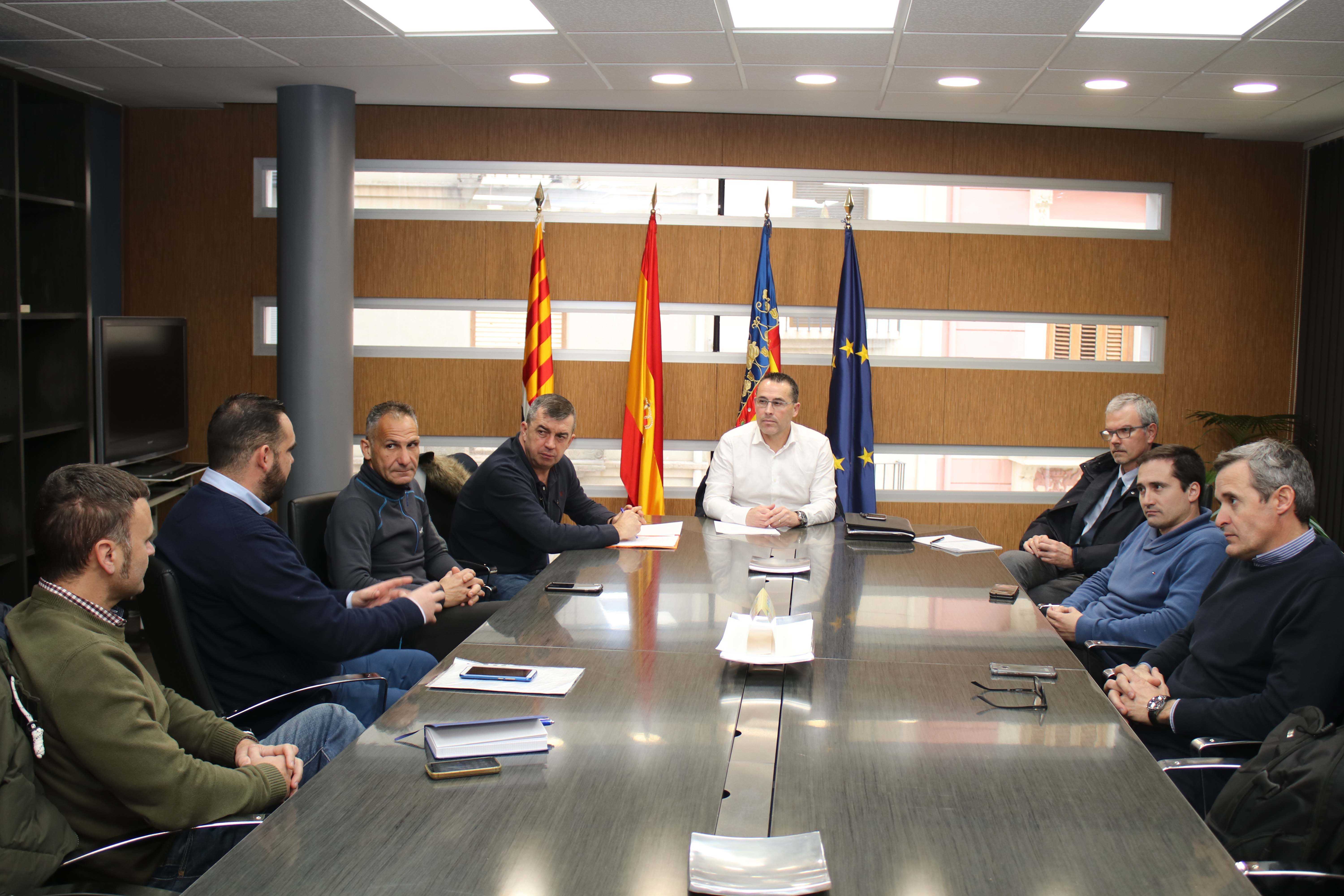 Onda cambiará el césped de los campos de
fútbol bajo las pautas que marquen los clubes locales