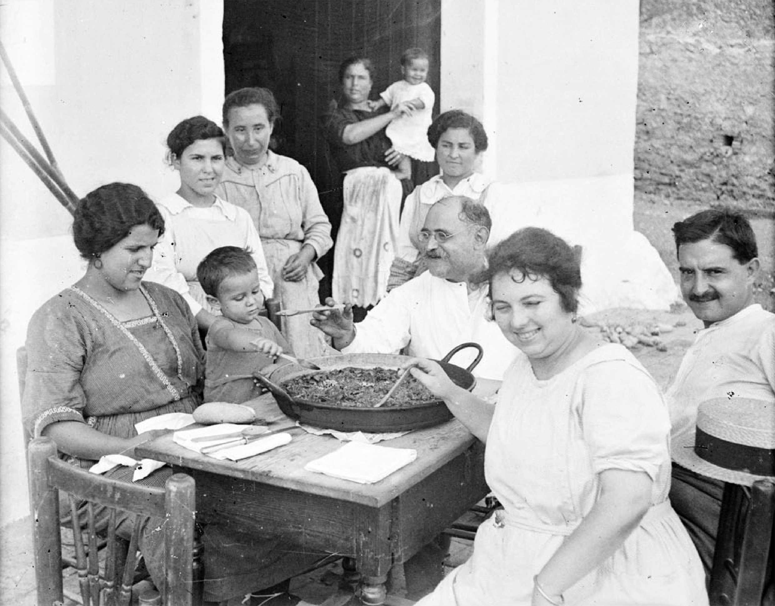 La paella: història i memòria sentimental
