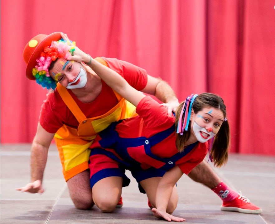  La Fundación Caja Castellón se rinde al humor con el show de 'Vaya par de pallasos'