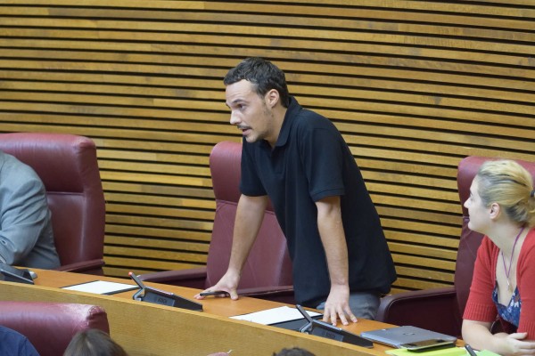 Jordi Alamán promete como nuevo diputado de Podemos en Les Corts 