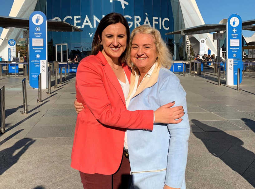 La candidata del PP a la Alcaldía, Maria José Catalá, y la diputada María José Ferrer San Segundo - 